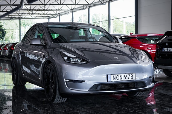 Tesla Model Y 2 of 28