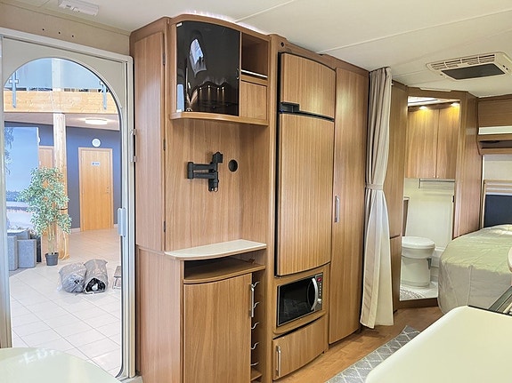 Kabe ROYAL 590 XL KS (ALDE+AC+Tältx2+Cykelställ+1 900kg) 14 of 23