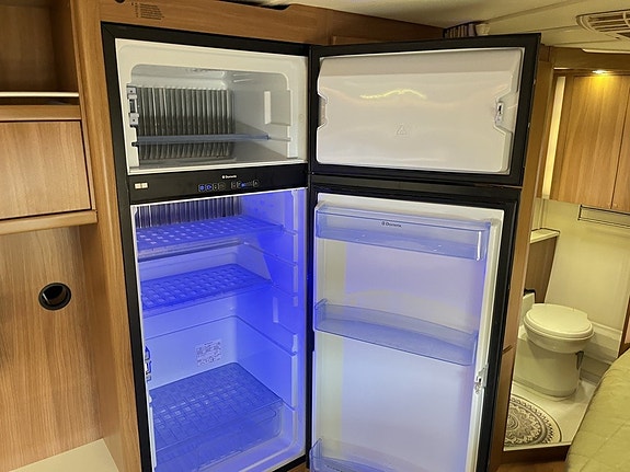 Kabe ROYAL 590 XL KS (ALDE+AC+Tältx2+Cykelställ+1 900kg) 15 of 23