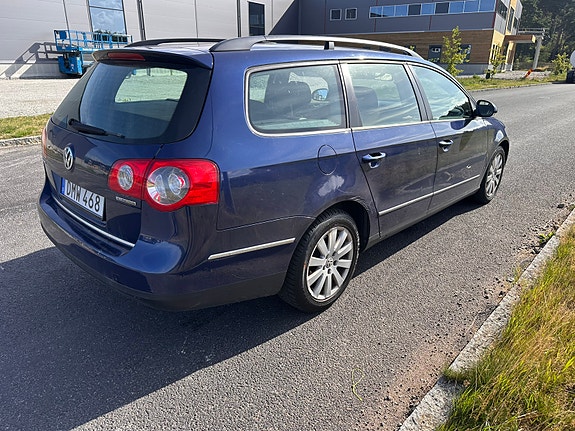 Volkswagen Passat 3 of 8