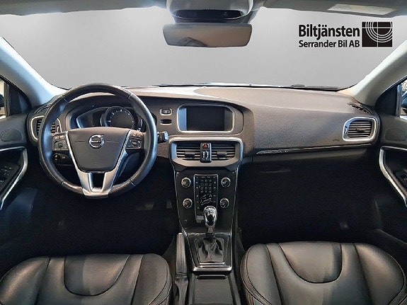 Volvo V40 Cross Country 7 of 18