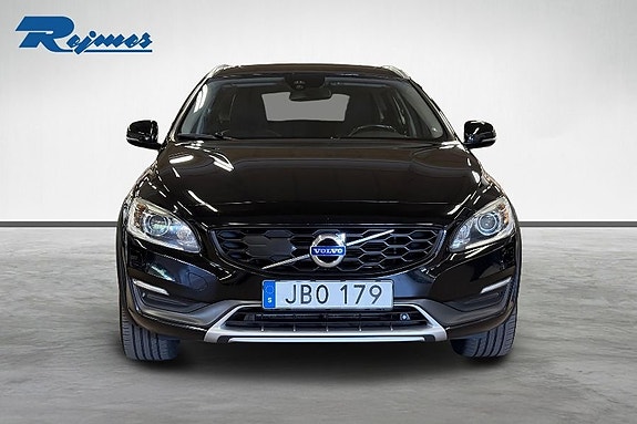 Volvo V60 Cross Country 5 of 16