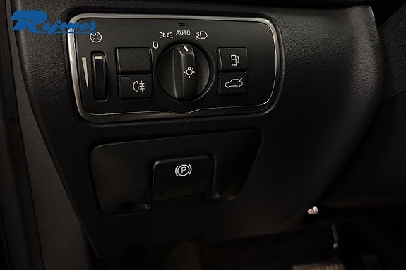 Volvo V60 Cross Country 12 of 16