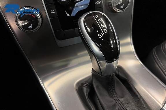 Volvo V60 Cross Country 10 of 16
