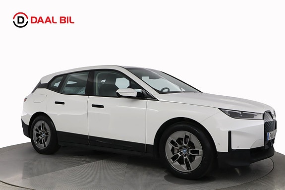 BMW iX 4 of 25