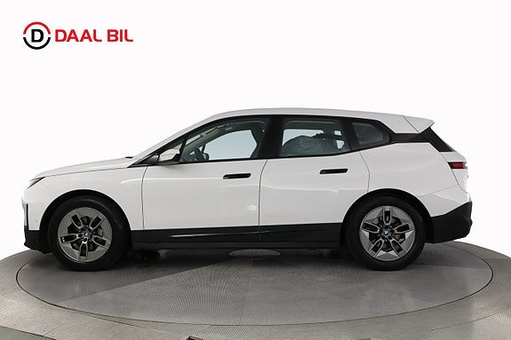 BMW iX 9 of 25