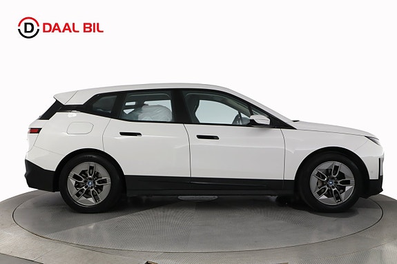 BMW iX 5 of 25