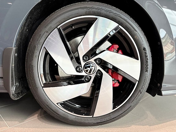Volkswagen Golf VIII 7 of 7