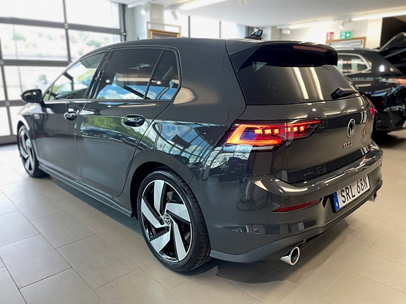 Volkswagen Golf VIII 5 of 7