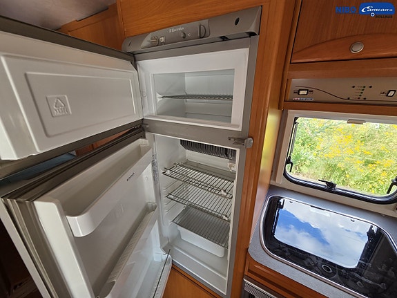 Adria UNICA C 743 PU 9 of 20