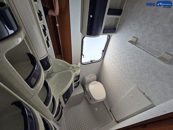 Adria UNICA C 743 PU 10 of 20
