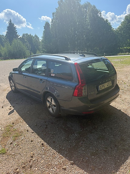Volvo V50 3 of 5