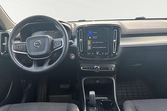 Volvo XC40 9 of 11