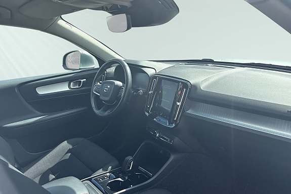 Volvo XC40 10 of 11