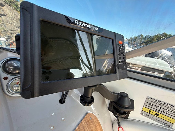 Maxum 2400 SC3 - 2004 7 of 12