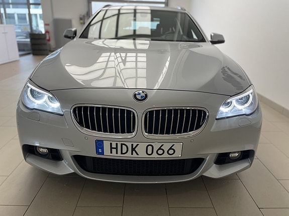BMW 520 2 of 15