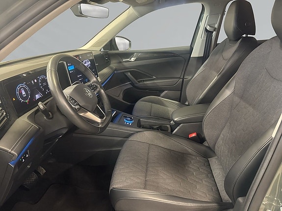 Volkswagen Tiguan 2 of 9