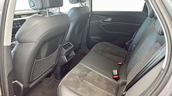 Audi e-tron 11 of 12