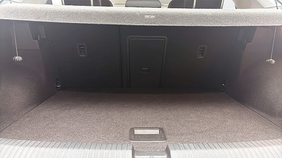 Volkswagen T-Roc 12 of 12