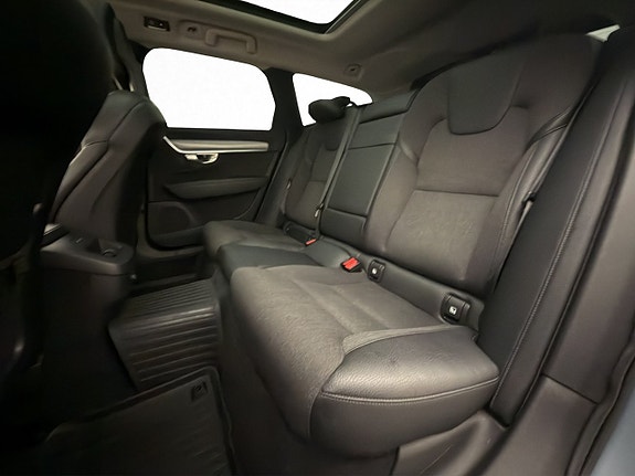 Volvo V90 27 of 30