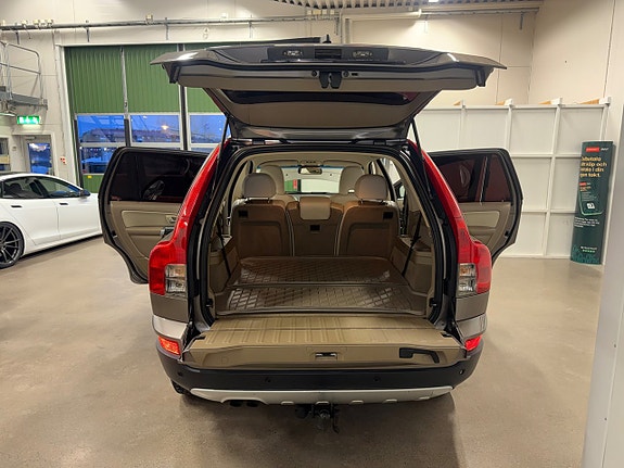 Volvo XC90 9 of 22