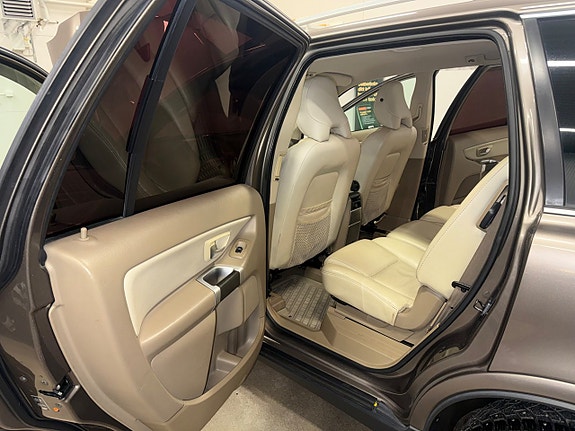 Volvo XC90 17 of 22