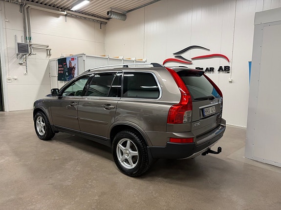 Volvo XC90 2 of 22