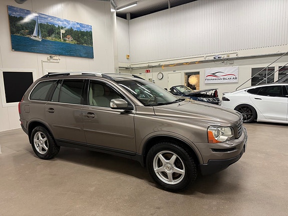 Volvo XC90 8 of 22