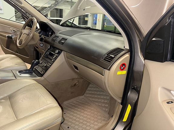 Volvo XC90 19 of 22