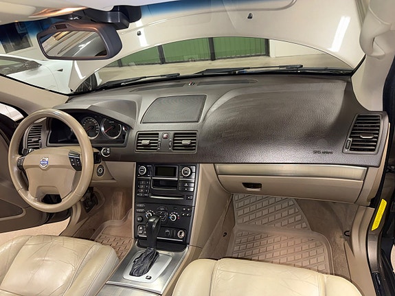 Volvo XC90 14 of 22