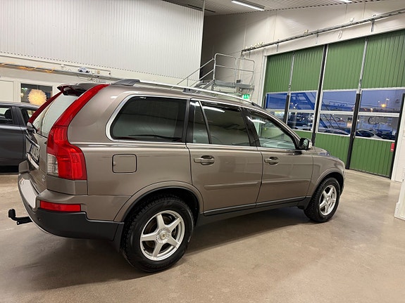 Volvo XC90 5 of 22