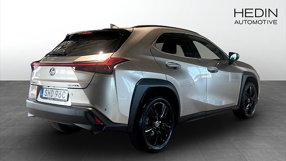 Lexus UX250h 2 of 9