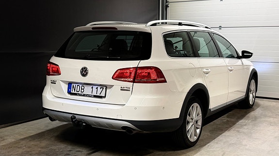 Volkswagen Passat Alltrack 10 of 27