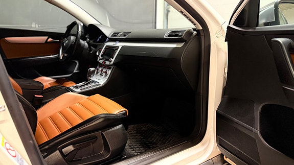 Volkswagen Passat Alltrack 24 of 27