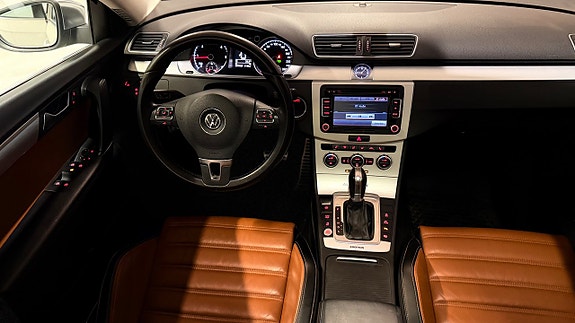 Volkswagen Passat Alltrack 23 of 27