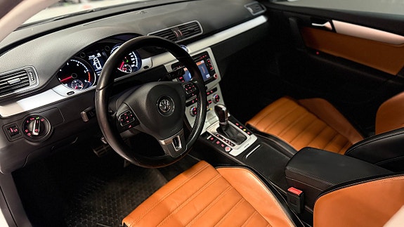 Volkswagen Passat Alltrack 16 of 27