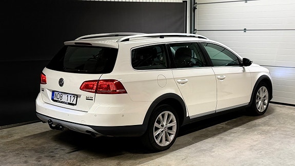 Volkswagen Passat Alltrack 11 of 27