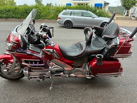 Honda Powersports GL1800 GOLDWING Gold Wing 1.8 2 of 4