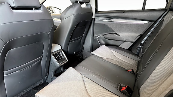 Skoda Enyaq 12 of 14