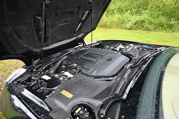 Jaguar XKR 10 of 16