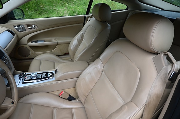 Jaguar XKR 14 of 16