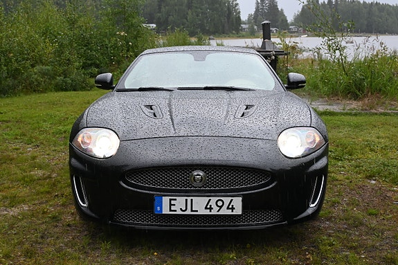 Jaguar XKR 2 of 16