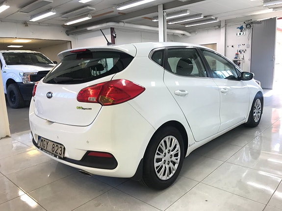 Kia Ceed 2 of 18