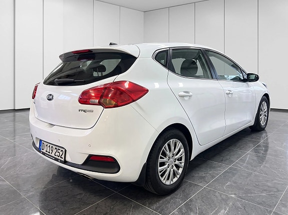 Kia Ceed 2 of 18