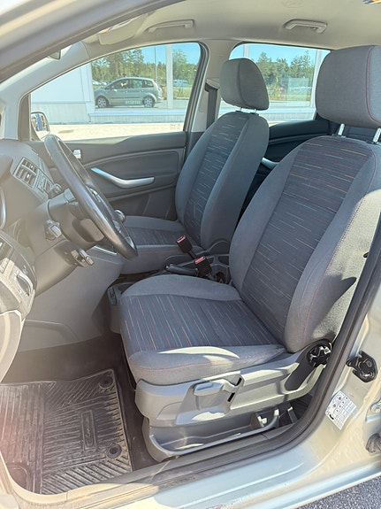 Ford C-Max 7 of 10
