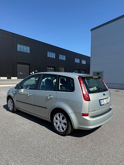 Ford C-Max 3 of 10