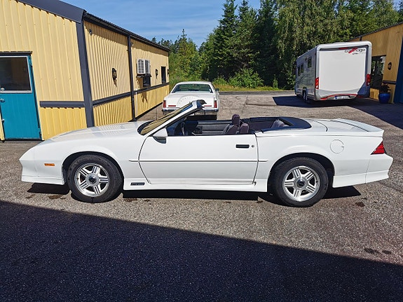 Chevrolet Camaro 2 of 18