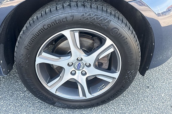Volvo XC60 17 of 25