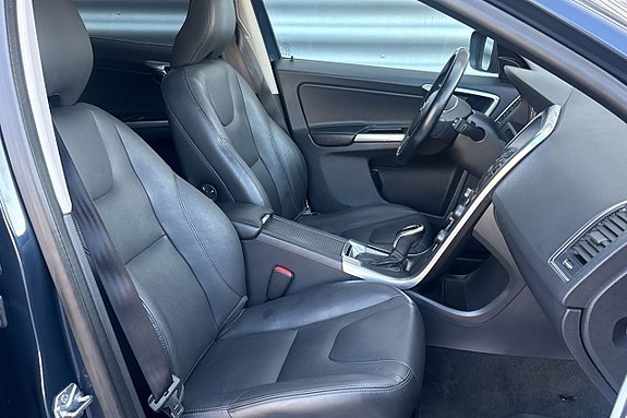 Volvo XC60 18 of 25