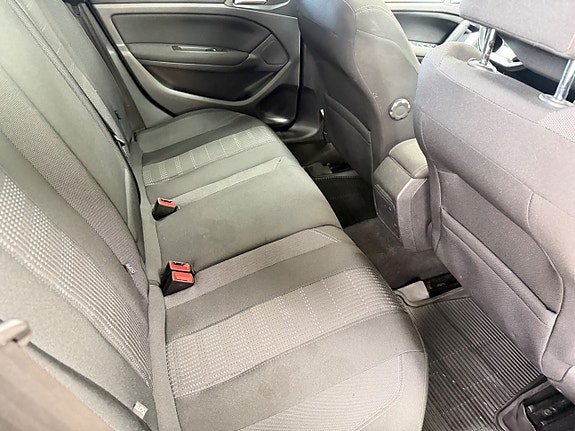 Peugeot 308 SW 13 of 23